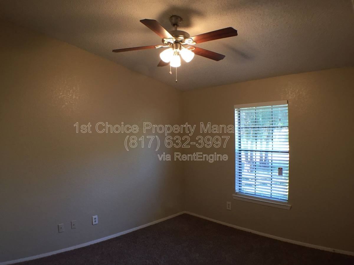 5821 Fair Wind St - Photo 6 of 9