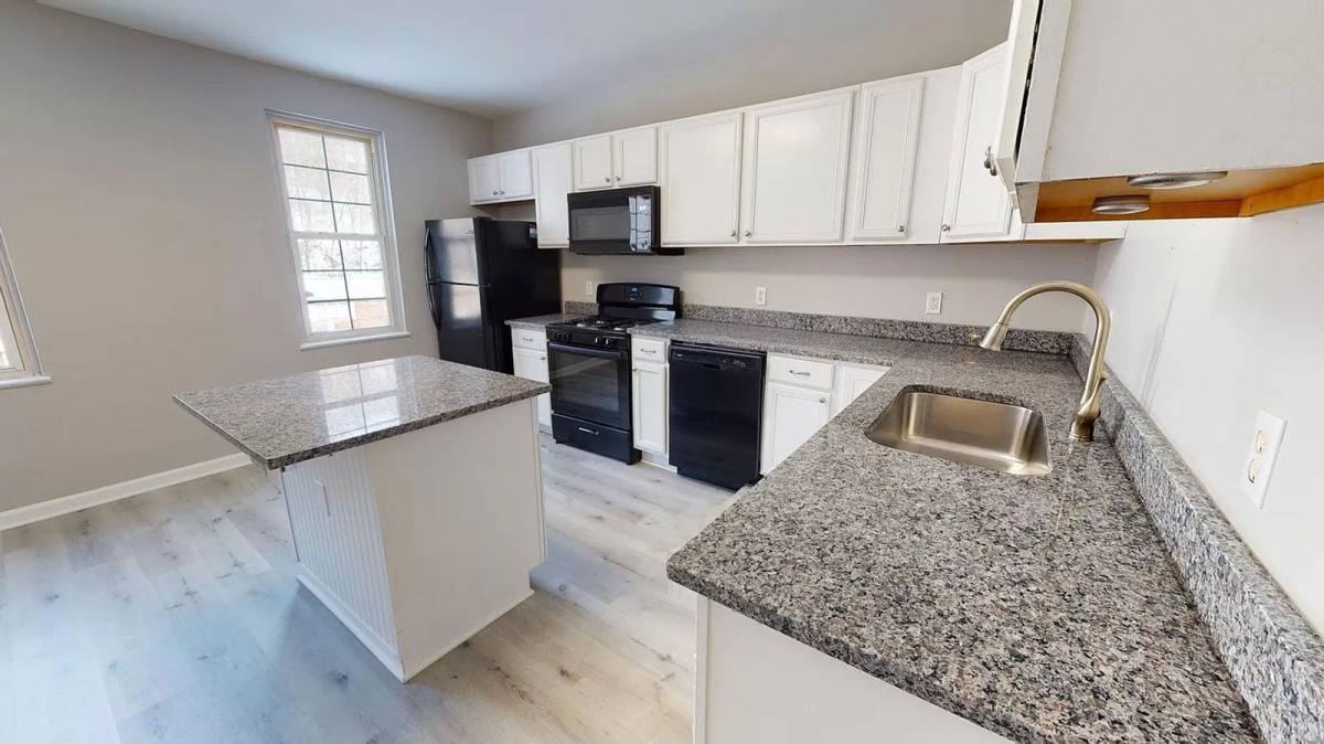 2824 Salisbury St #2 - Photo 2 of 10