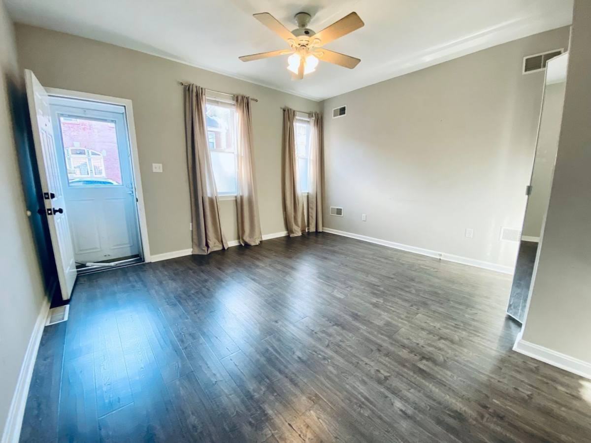 109 S 13th St #1 - Photo 5 of 10