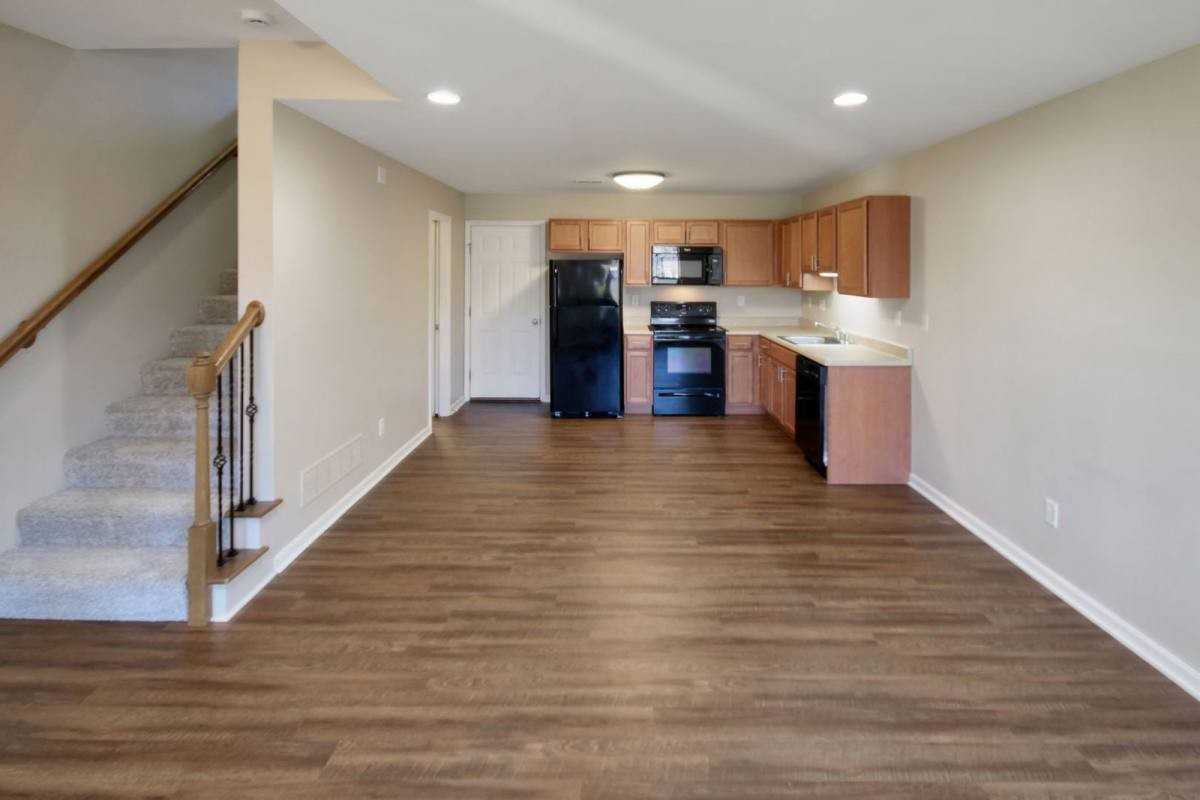 312 Starwood Dr - Photo 3 of 10