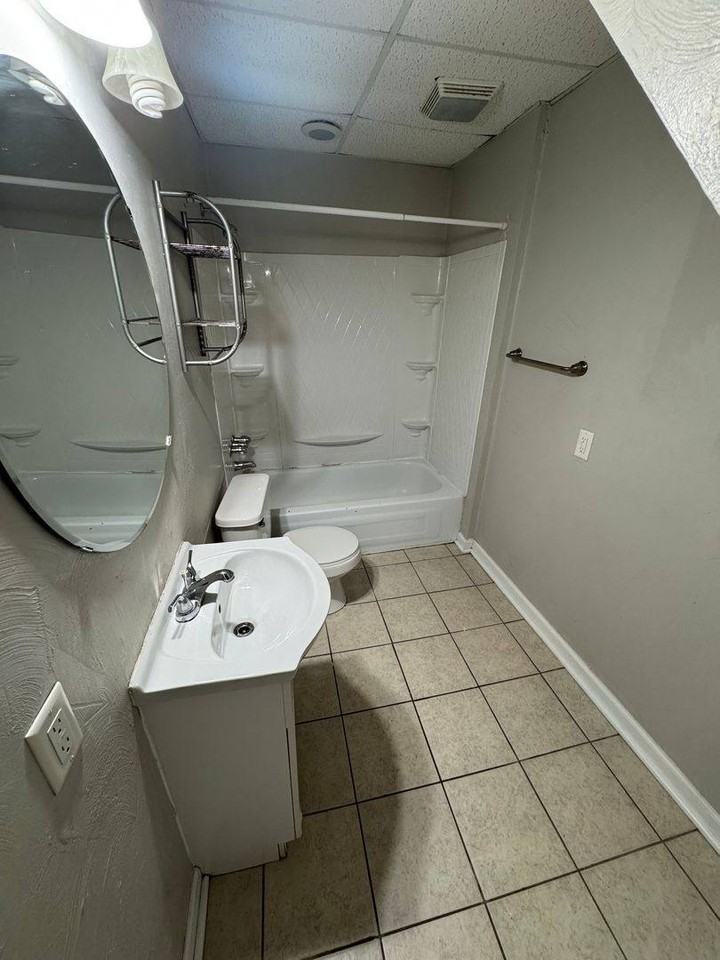 2840 Josephine St - Photo 5 of 10