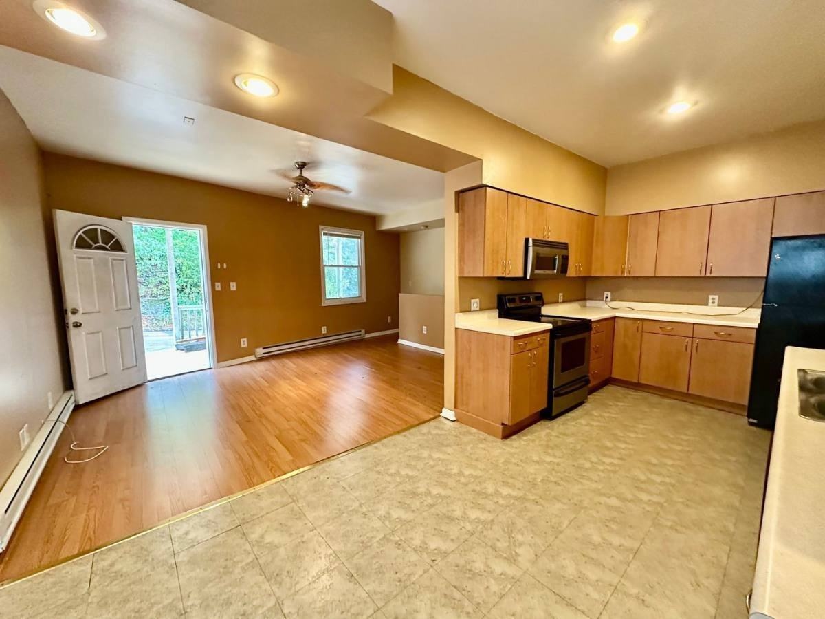 2709 Josephine St - Photo 2 of 10