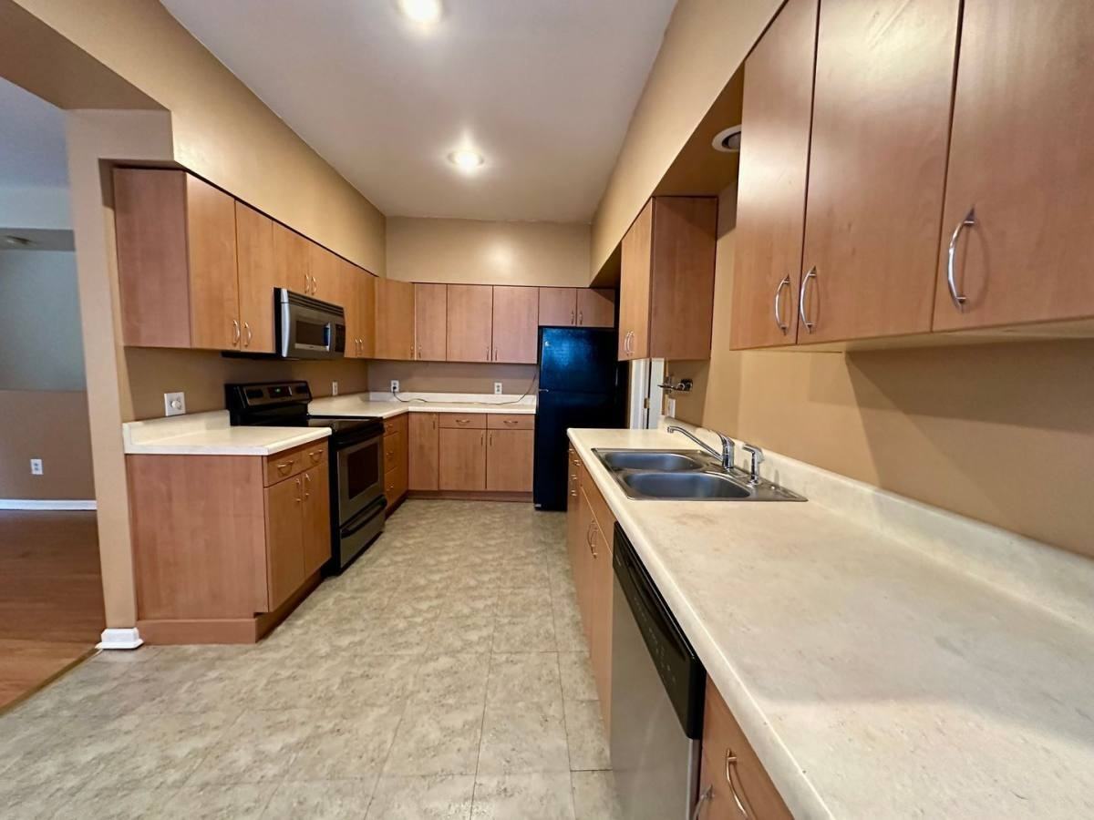 2709 Josephine St - Photo 4 of 10