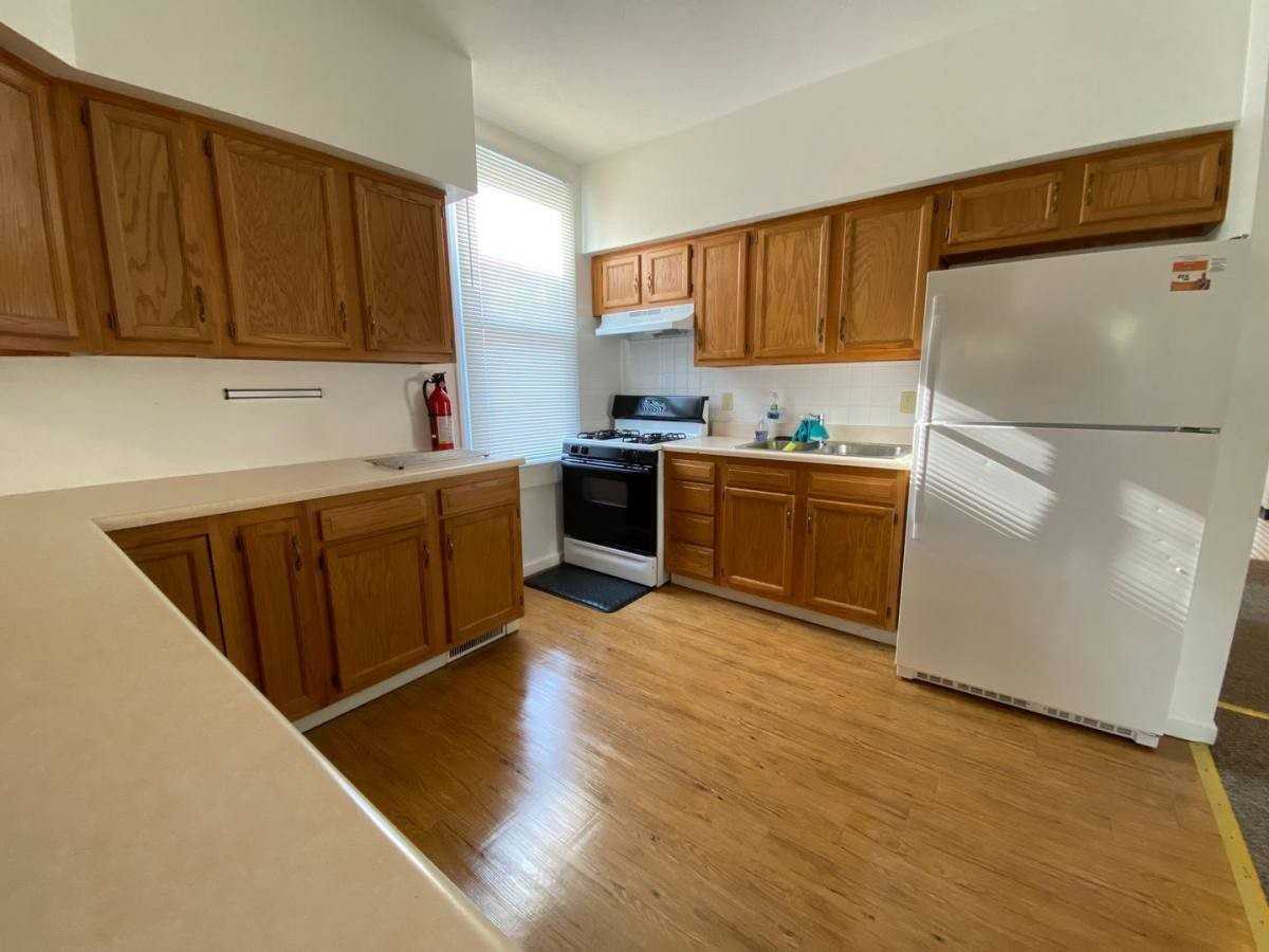 421 Kirk Ave #1 - Photo 3 of 10