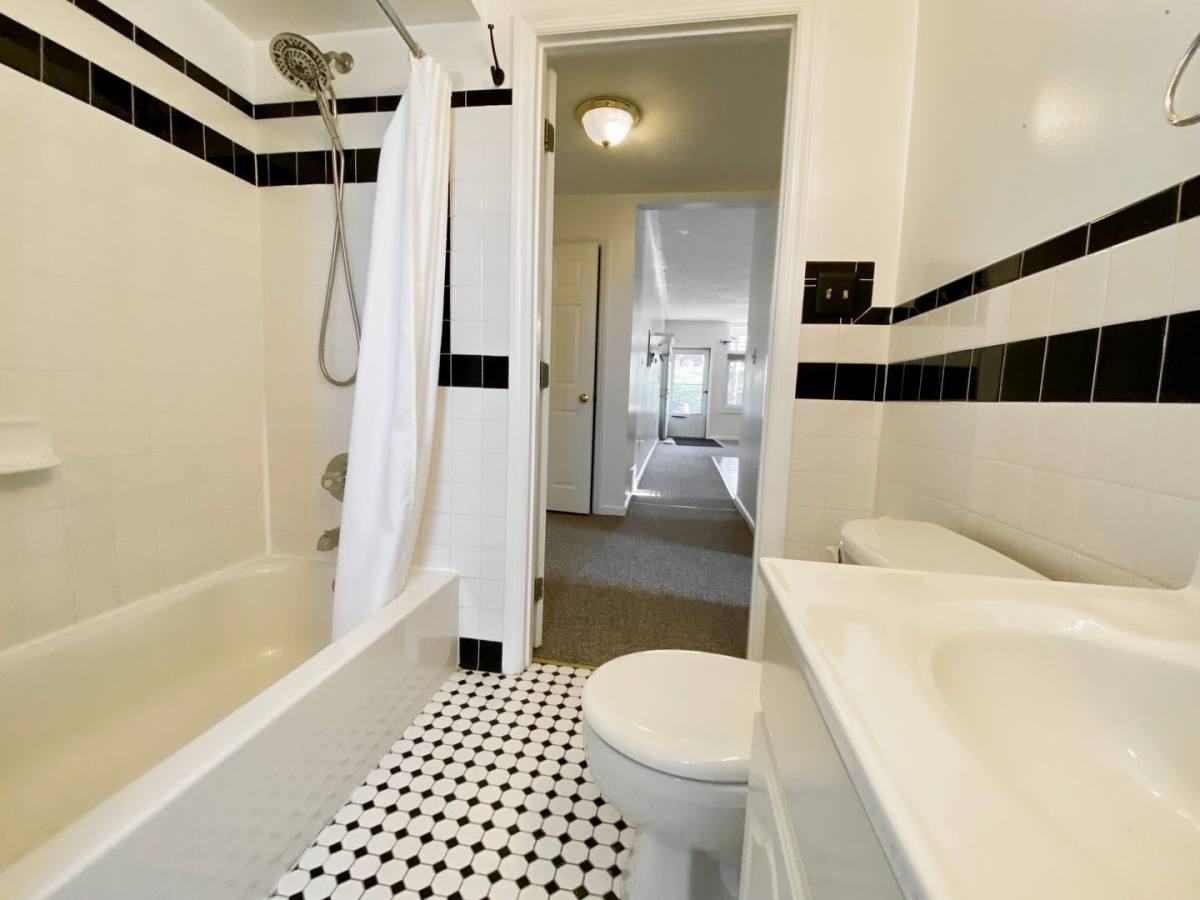 421 Kirk Ave #1 - Photo 7 of 10