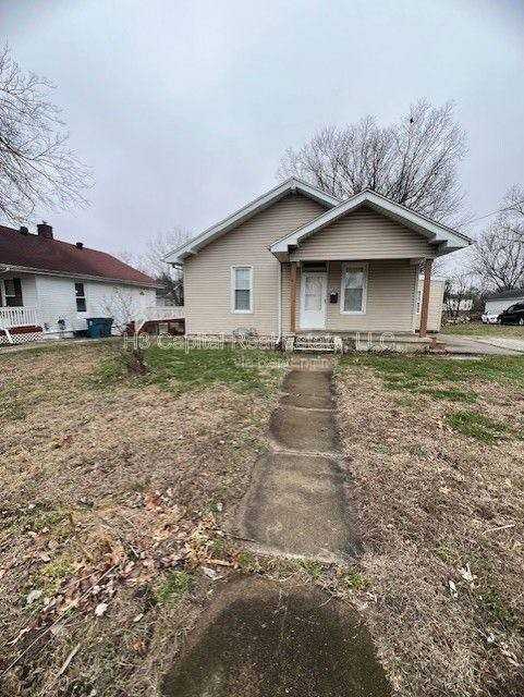 706 W Johnson St - Photo 3 of 10