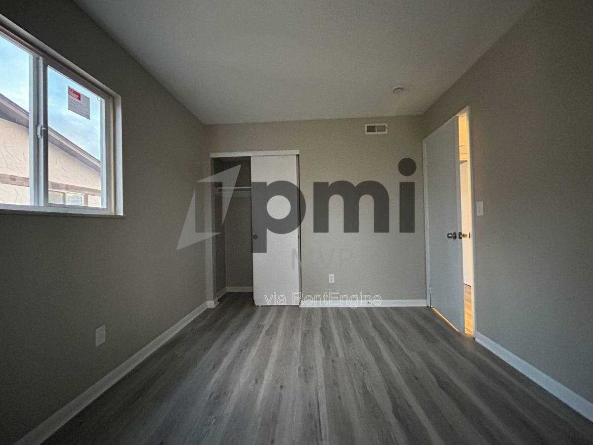 834 Whitethorne Ave #D - Photo 3 of 10