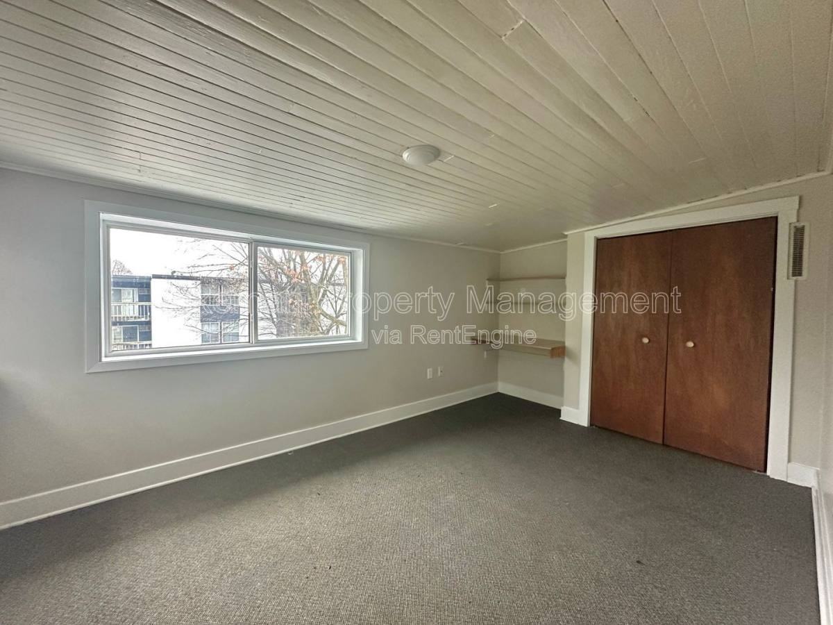 415 Davis St #4 - Photo 3 of 9