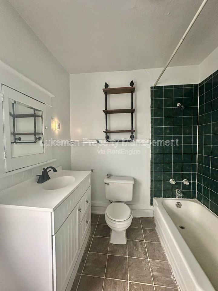 415 Davis St #4 - Photo 5 of 9