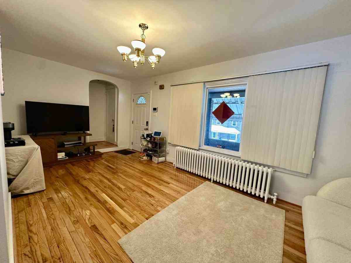 6526 Rosemoor St - Photo 3 of 10