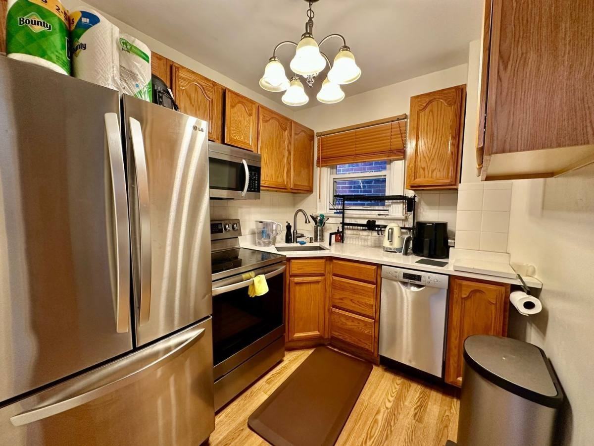 6526 Rosemoor St - Photo 6 of 10