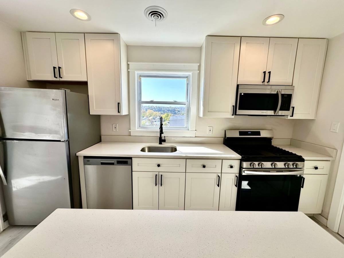 7500 Ellesmere St #6 - Photo 2 of 10