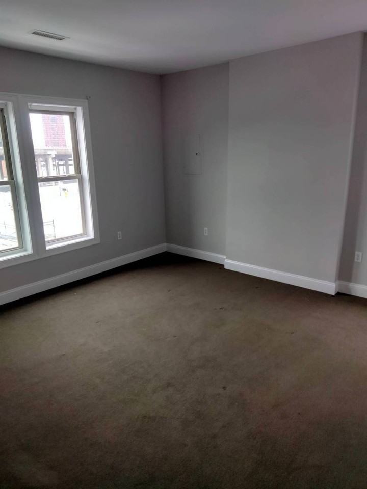 1012 Hawthorn St #3 - Photo 2 of 8