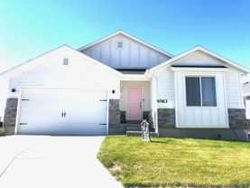 4063 N Maple Dr - Photo 1 of 1