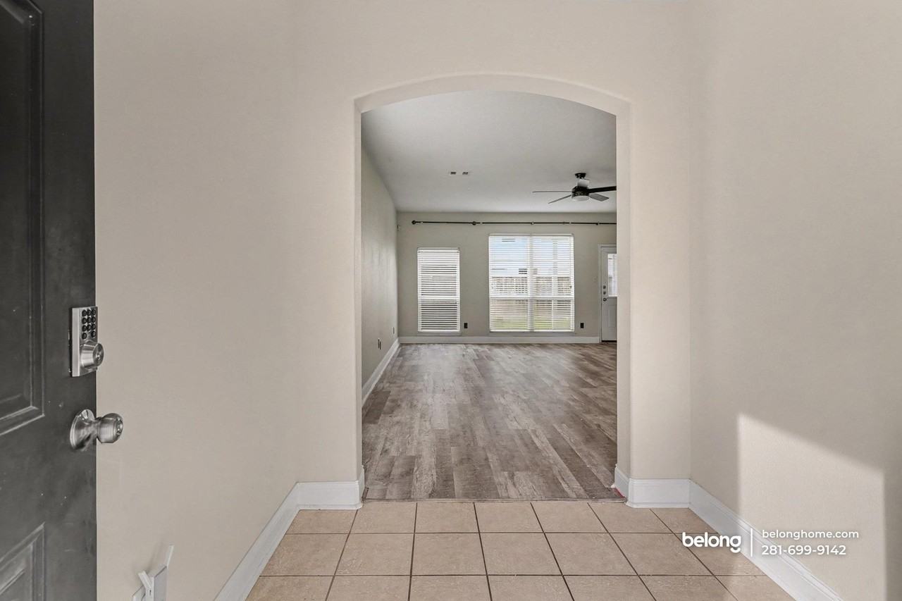 9997 Knob Hollow Way - Photo 2 of 26