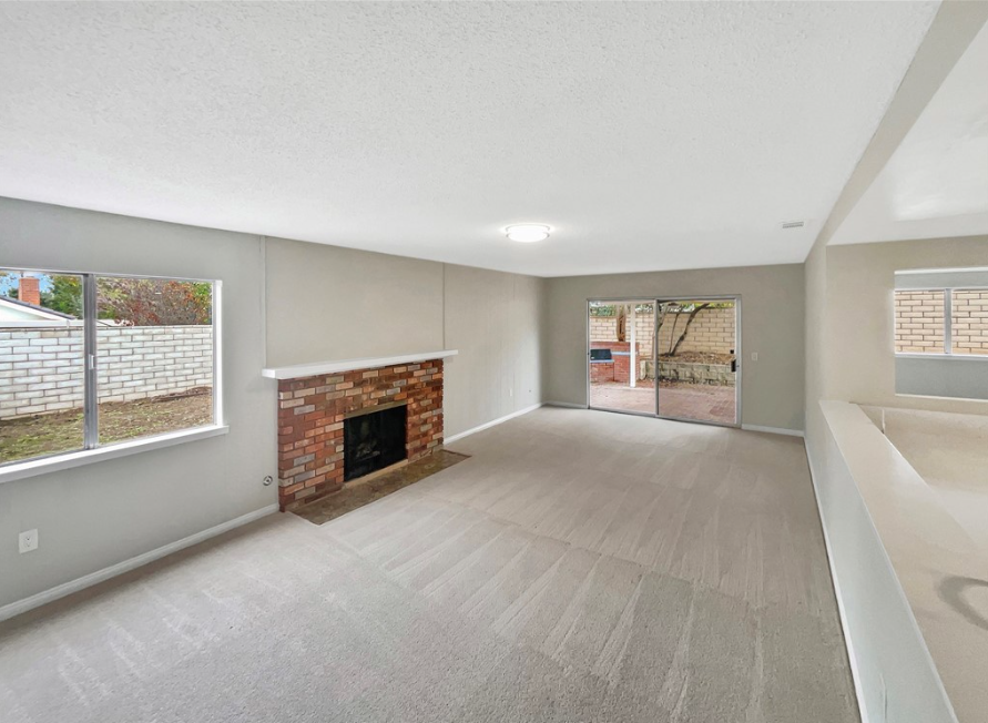 5540 Royal Hill Dr - Photo 3 of 23