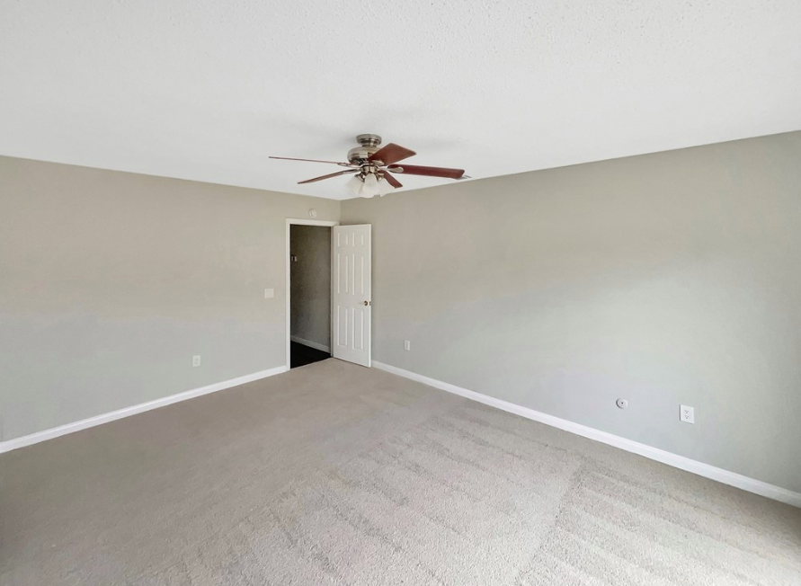 5540 Royal Hill Dr - Photo 4 of 23