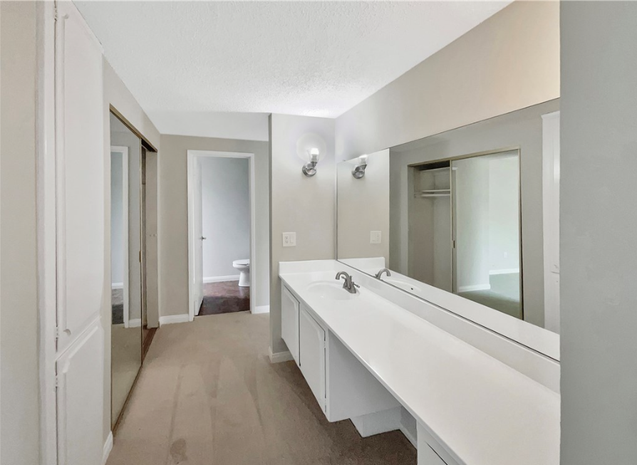 5540 Royal Hill Dr - Photo 5 of 23