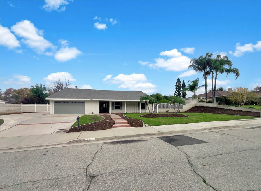 5540 Royal Hill Dr - Photo 7 of 23