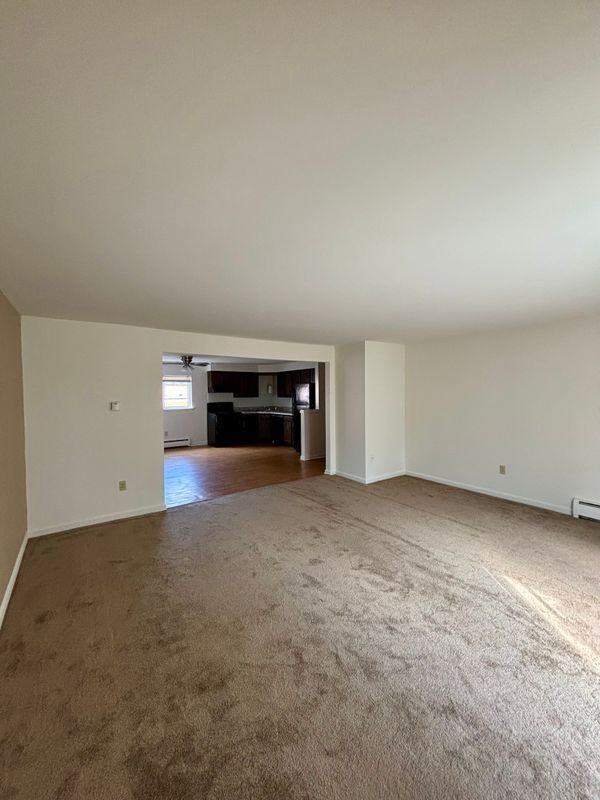 17 Losson Garden Dr - Photo 4 of 15