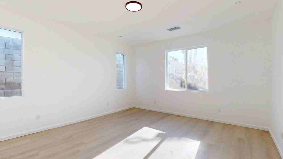 9850 Mesquite Ave - Photo 6 of 15