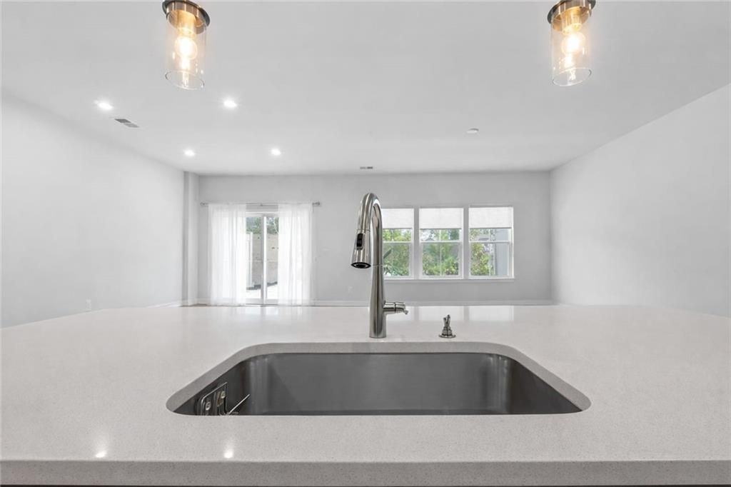 116 Salt Lake Ln - Photo 3 of 17