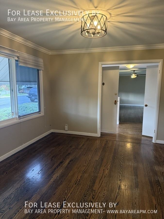 1393 Geneva Ave - Photo 5 of 13