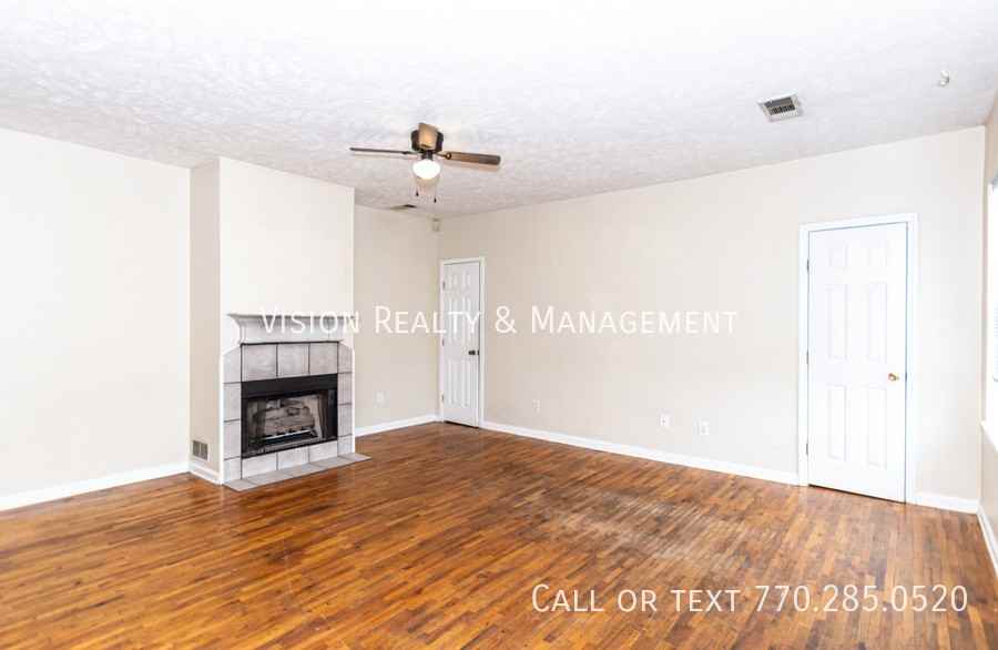 2672 E 3rd St #2672 - Photo 6 of 14