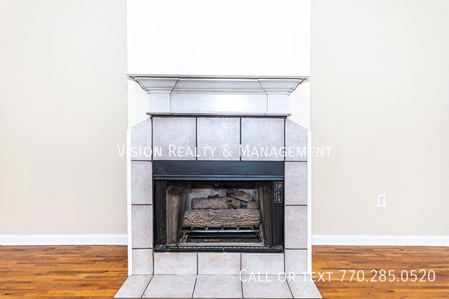 2672 E 3rd St #2672 - Photo 7 of 14