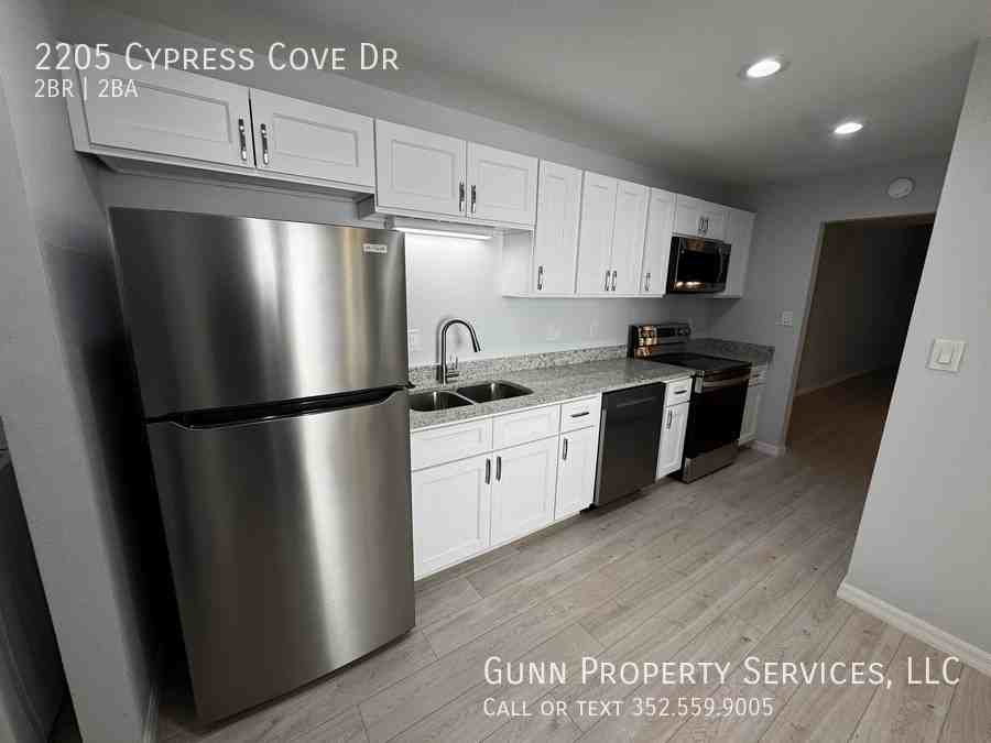 2205 Cypress Cove Dr - Photo 5 of 16