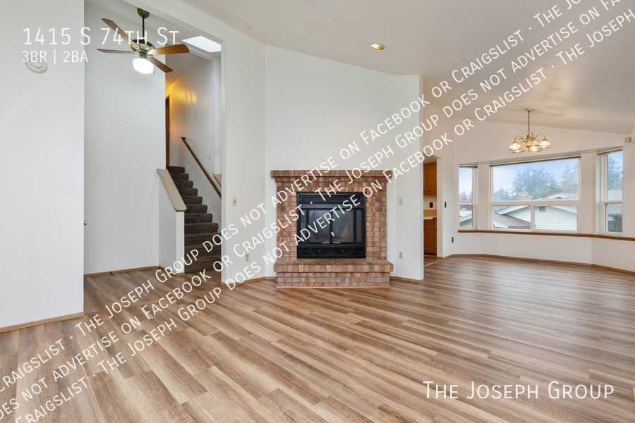 1415 S 74th St - Photo 4 of 26