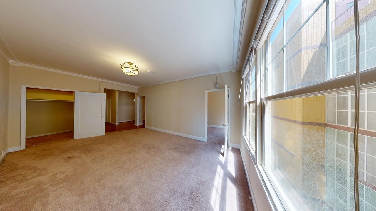 1395 Golden Gate Avenue - Photo 6 of 35