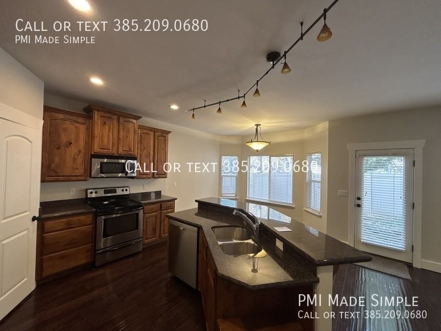 1855 E Evry Ct - Photo 3 of 38