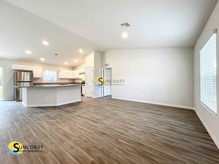 418 Yolanda St - Photo 2 of 26