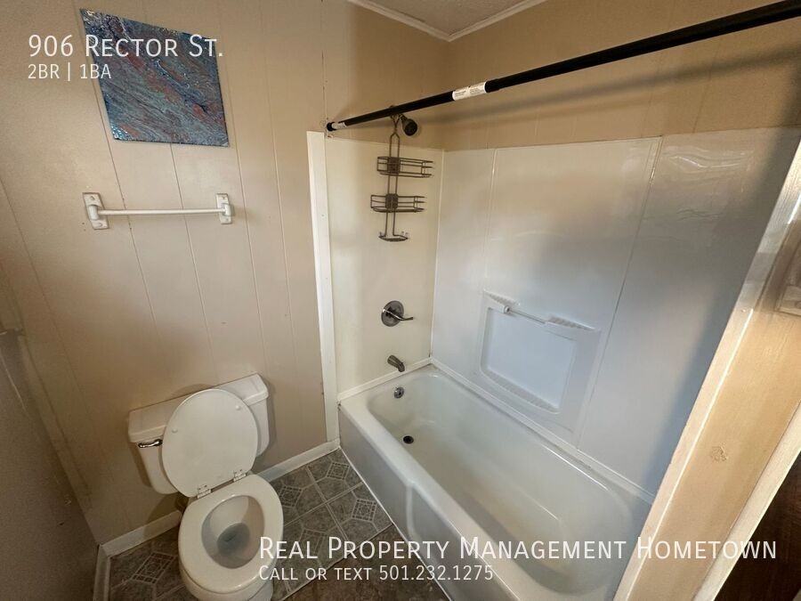 906 Rector St - Photo 5 of 8