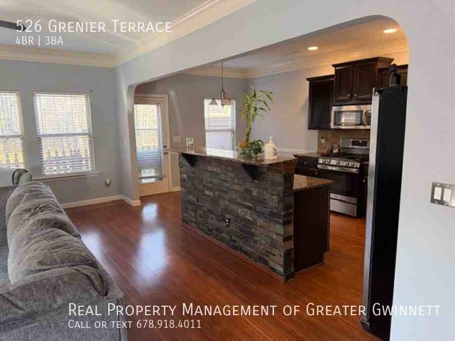 526 Grenier Ter - Photo 3 of 17