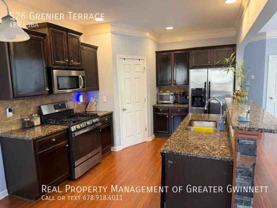 526 Grenier Ter - Photo 4 of 17