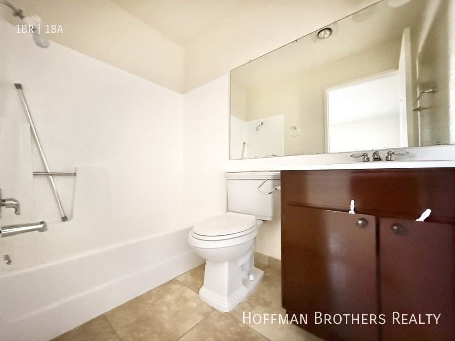 8900 Burnet Ave #123 - Photo 5 of 6