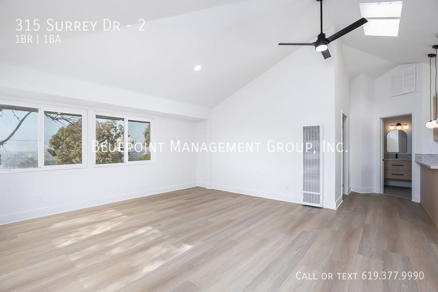 315 Surrey Dr #2 - Photo 4 of 11