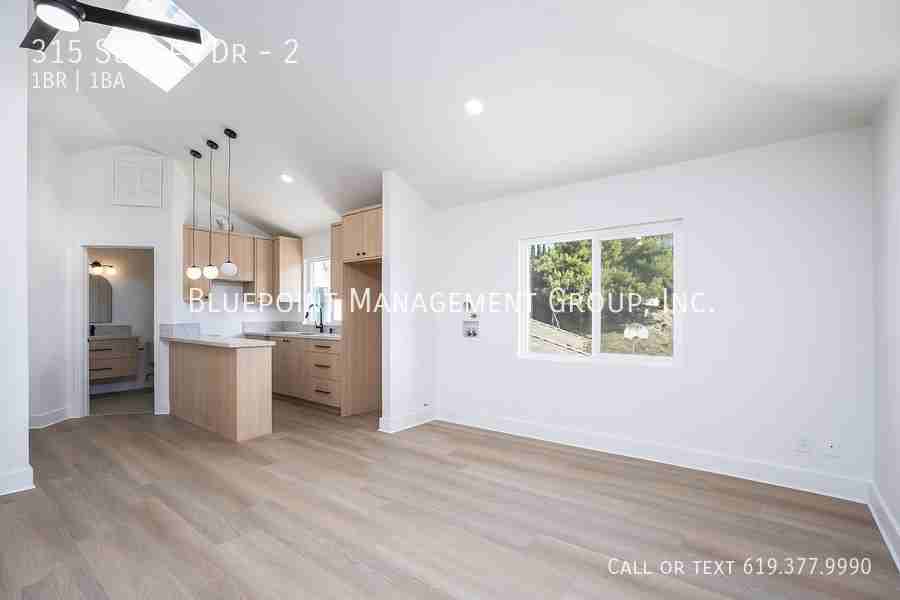 315 Surrey Dr #2 - Photo 5 of 11