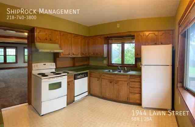 1944 Lawn St - Photo 2 of 8