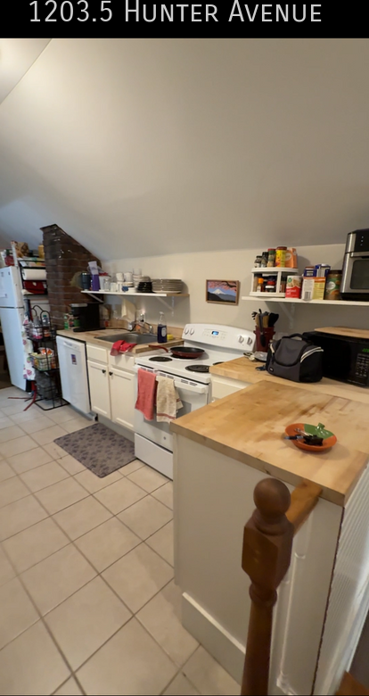 HUNTER & - Photo 4 of 12