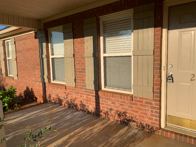 218 Maddux Ct - Photo 2 of 16