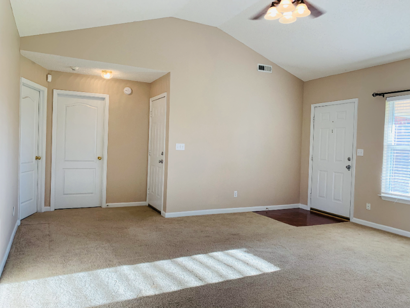 218 Maddux Ct - Photo 5 of 16