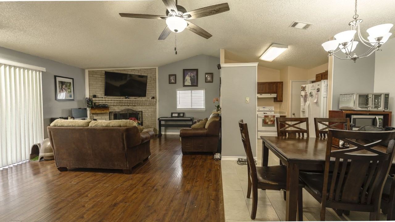 5718 Champions Hill Dr - Photo 3 of 11