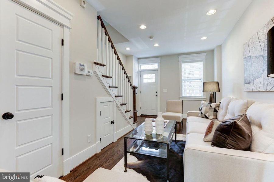 635 20th St Ne - Photo 4 of 20