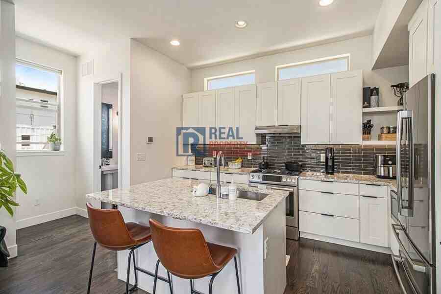 2349 Decatur St - Photo 5 of 22