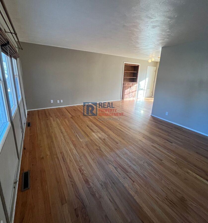 2013 W Lake St - Photo 2 of 20