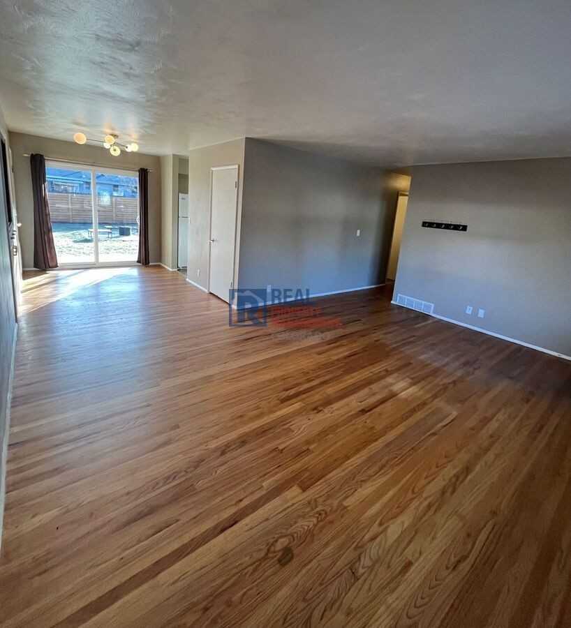 2013 W Lake St - Photo 3 of 20