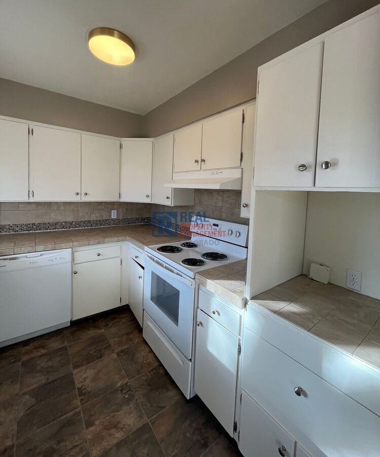 2013 W Lake St - Photo 6 of 20